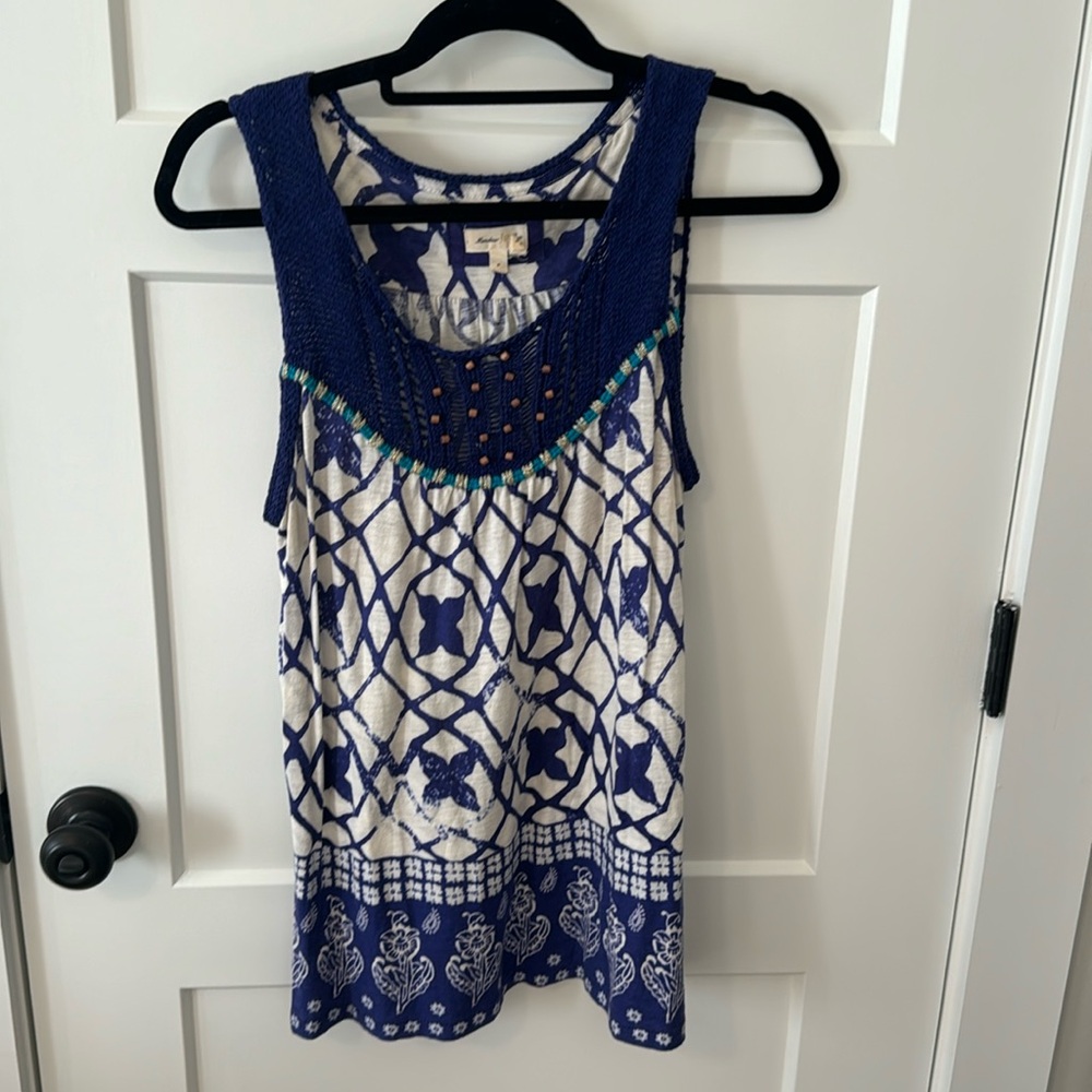 Meadow rue blue and white top